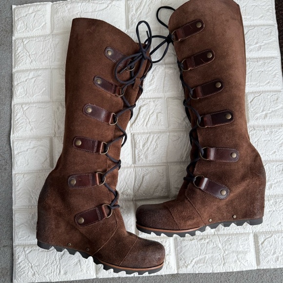 Sorel Joan Of Artic Tall Lace Up Wedge Boots Hawk Brown Suede Leather Size 8.5 - Picture 2 of 8
